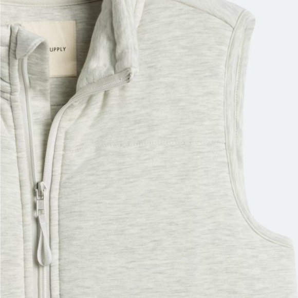 Light Gray Vest women’s sized Medium - Picture 3 of 4